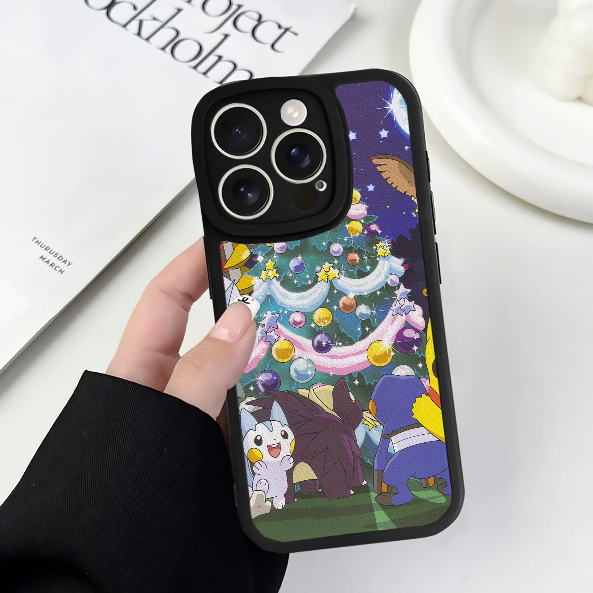（画像用） ポケットモンスター Pokémon 【iPhone 16シリーズ対応】シリコンスマホケース（レザー調） 材質：シリコン